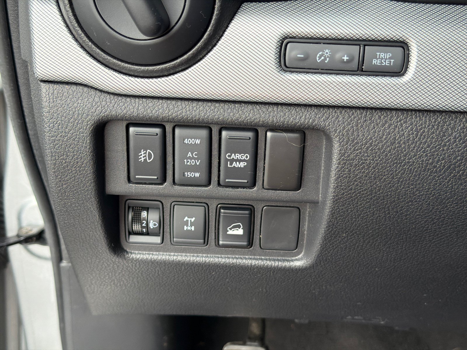 Used 2018 Brilliant Silver Nissan PRO-4X image 25