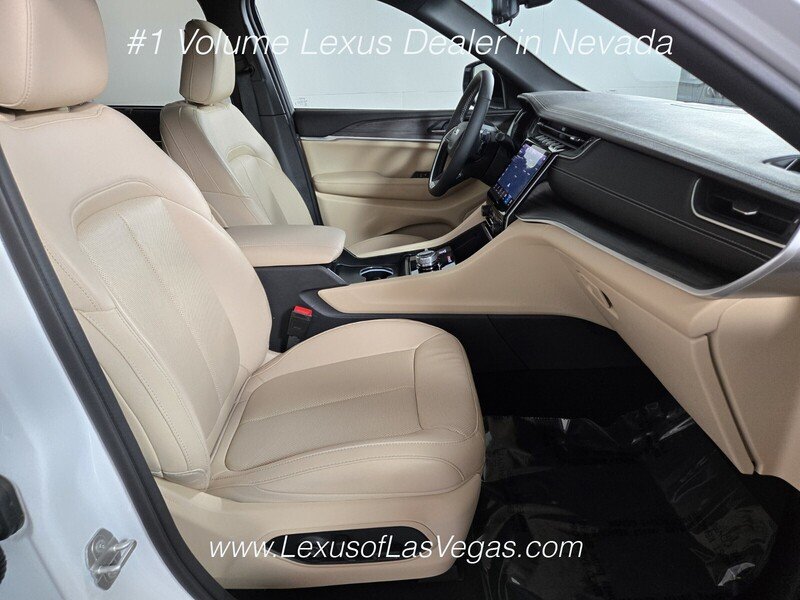 Used 2024 Bright White Clearcoat Jeep Limited image 22
