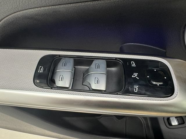 New 2026 Polar White Mercedes-Benz GLC 300 image 84