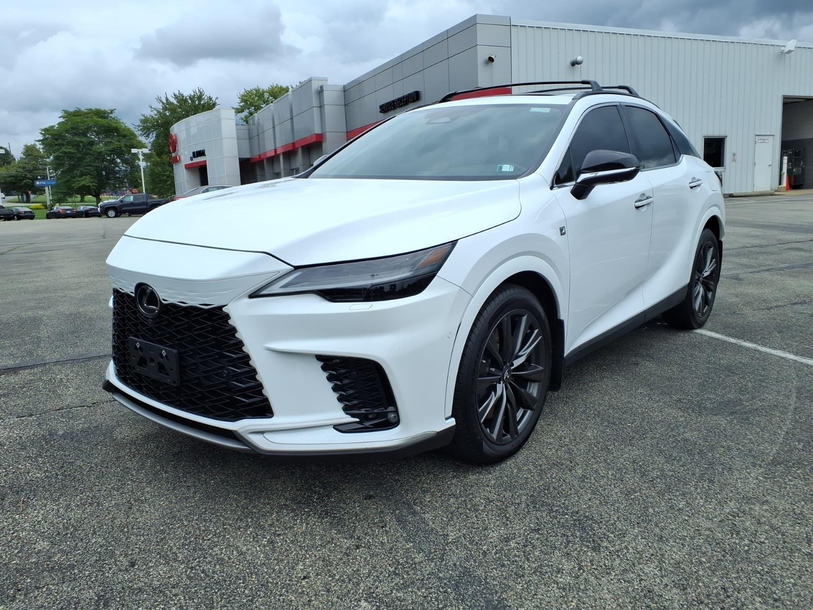Used 2024 Ultra White Lexus F SPORT Handling image 8