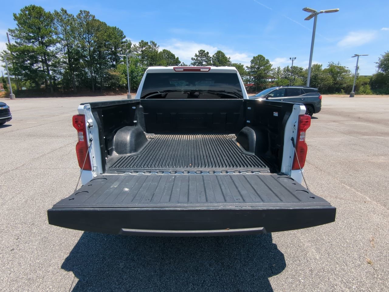 Used 2025 Summit White Chevrolet LT image 12