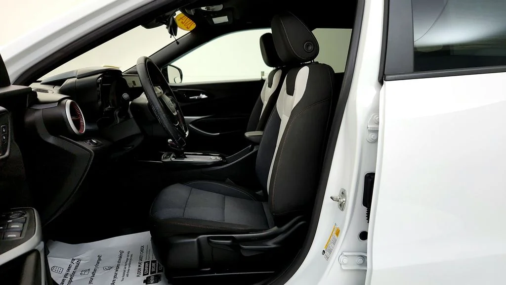 Used 2024 White Chevrolet 1RS image 25