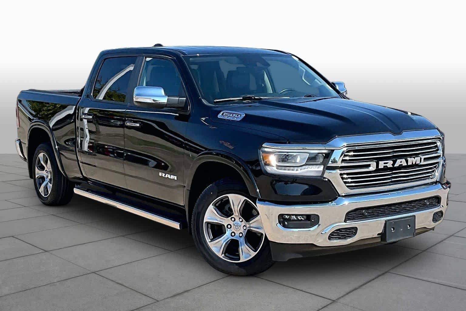 Used 2022 Diamond Black Crystal Pearlcoat Ram Laramie image 2