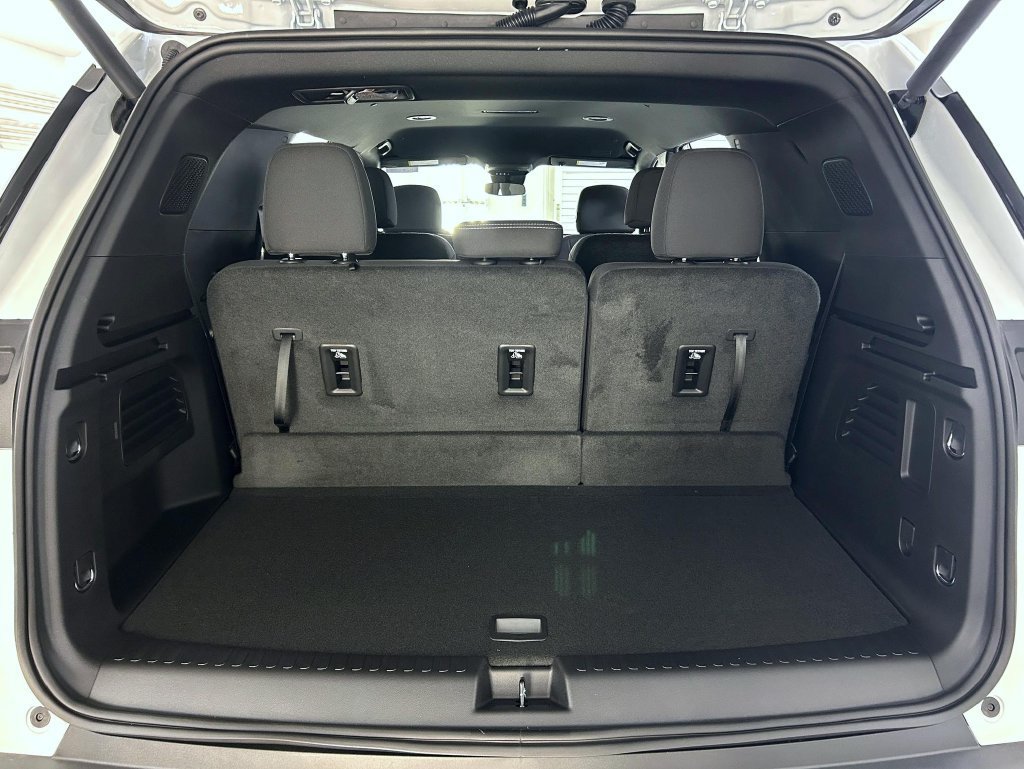 2027 Chevrolet Traverse LT - Photo 22
