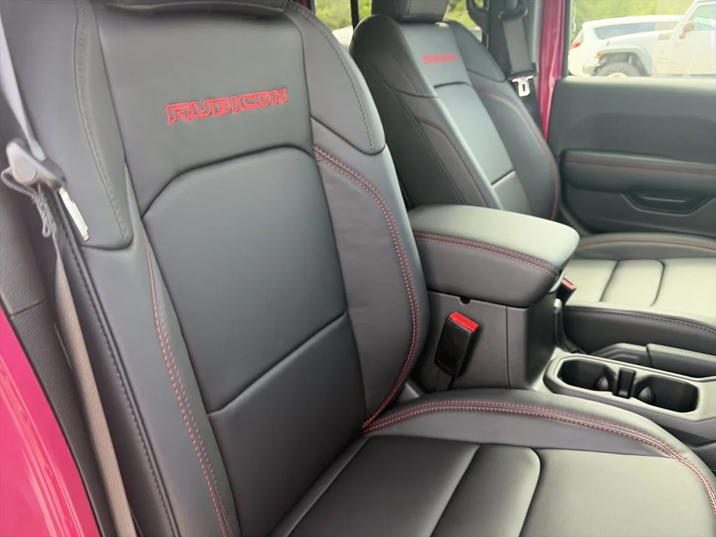 New 2026 Tuscadero Pearlcoat Jeep Rubicon image 33