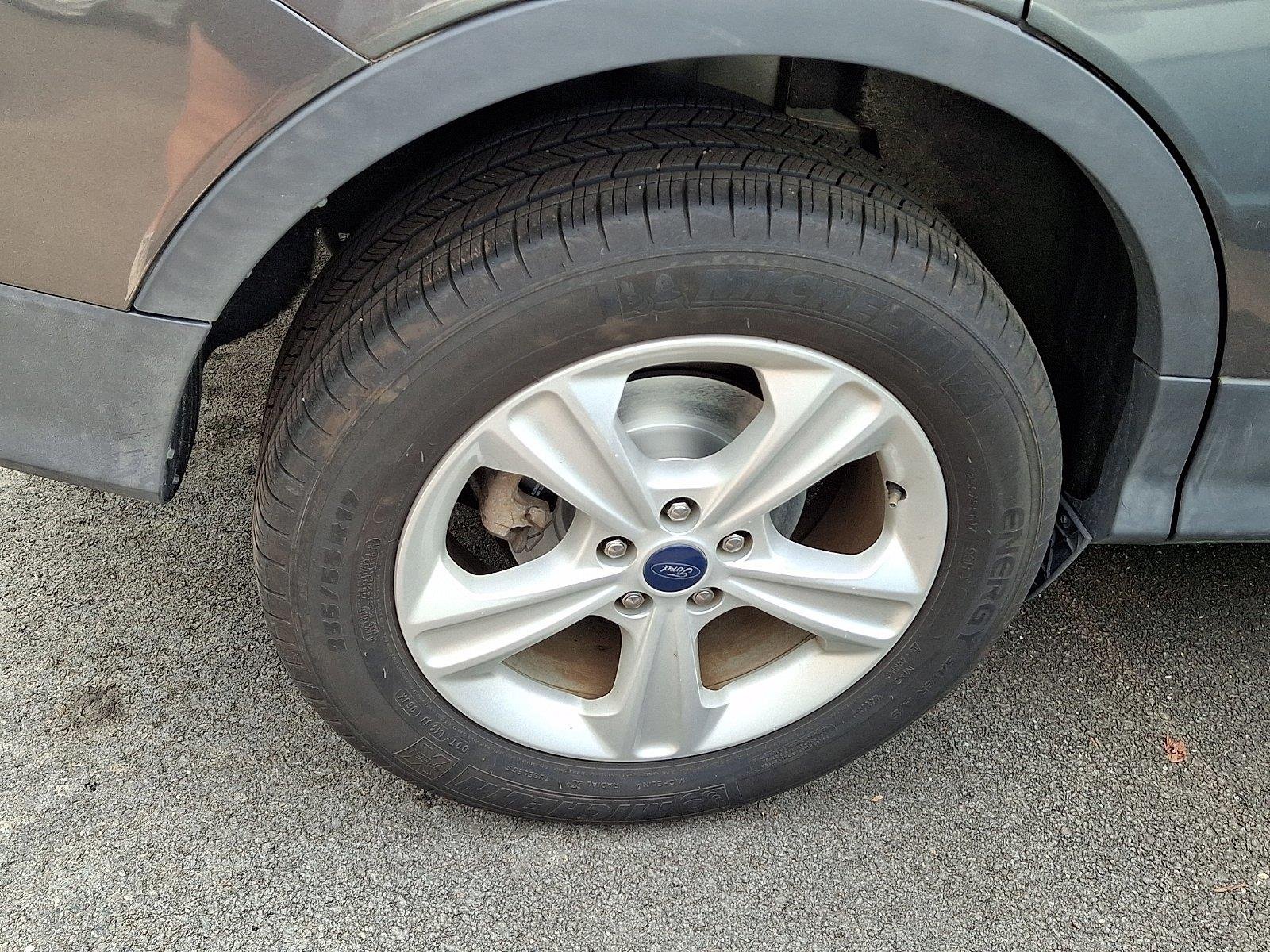 Used 2015 Magnetic Metallic Ford SE image 4