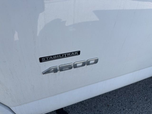 New 2025 Summit White Chevrolet 2WT image 8
