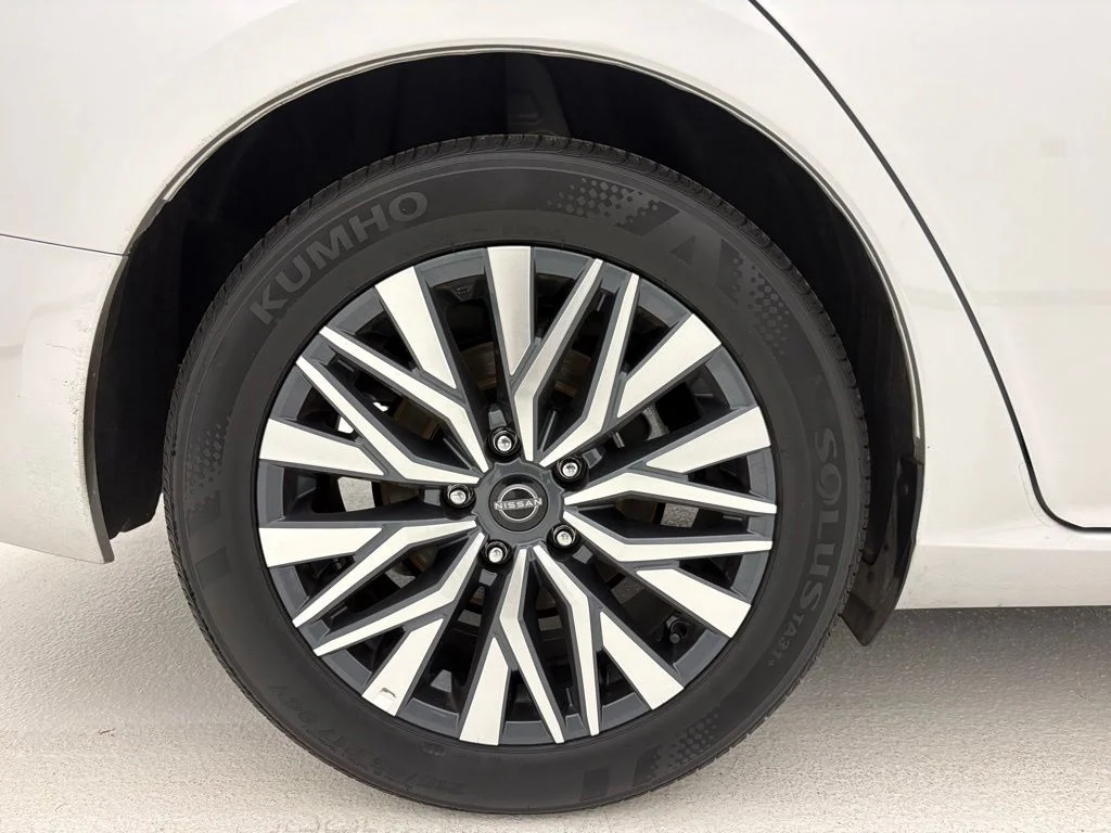 Used 2025 Silver Nissan 2.5 SV image 19