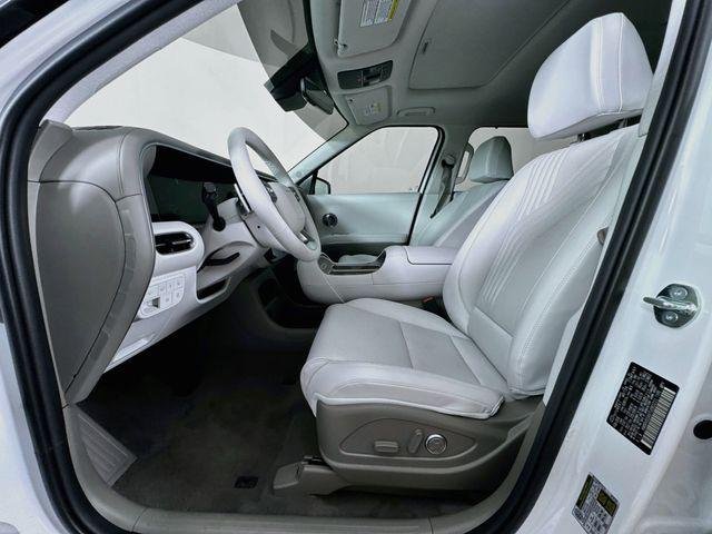 New 2026 White Hyundai Blue SEL Premium 8P image 40
