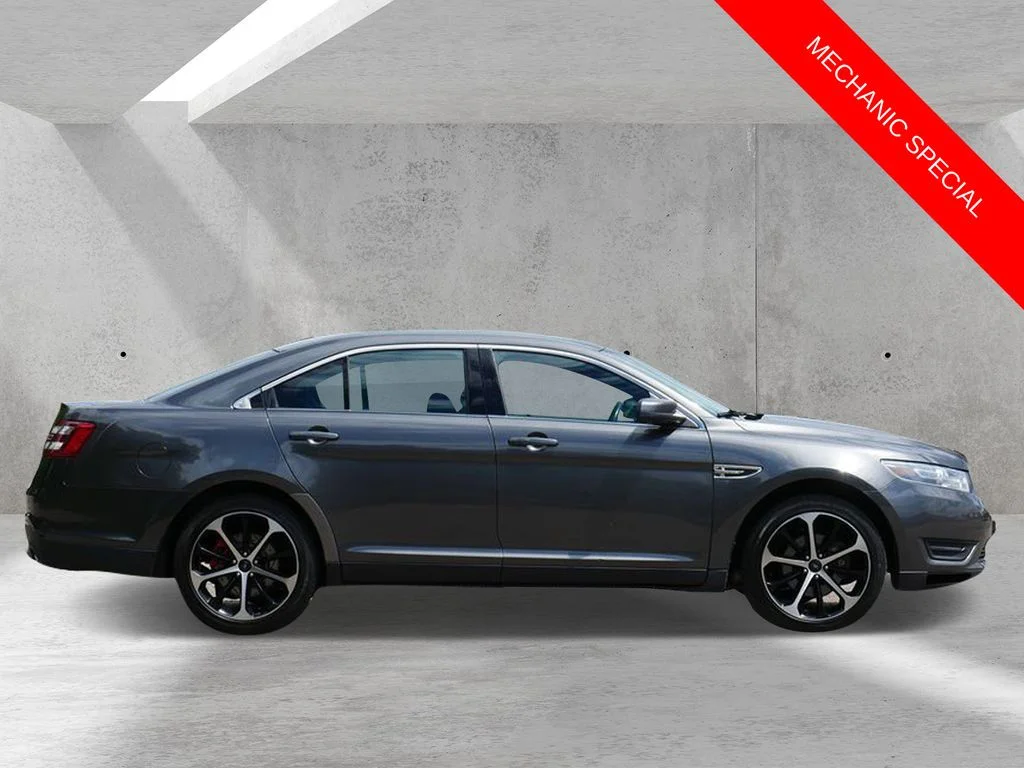 Used 2015  Ford SEL image 2