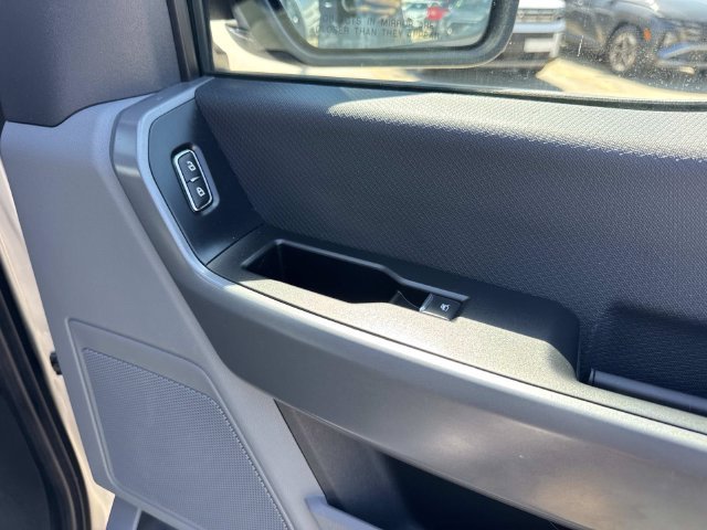Used 2023 Silver Ford XLT image 39