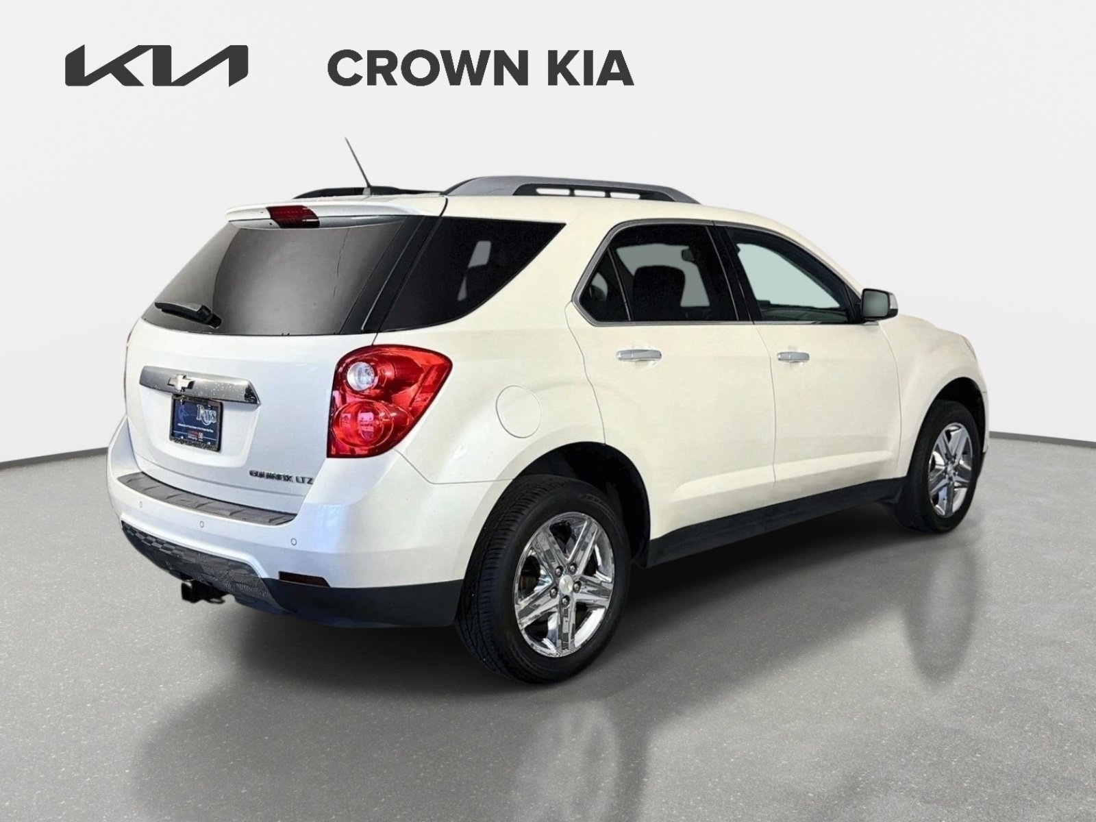 Used 2015 White Diamond Pearl Chevrolet LTZ image 5