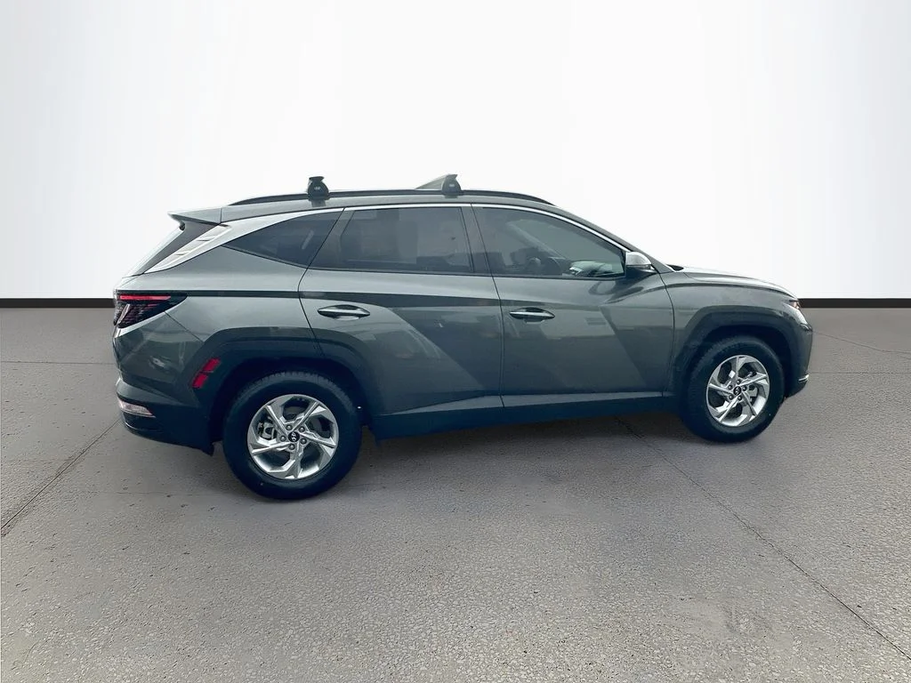 Used 2022 Gray Hyundai SEL image 8