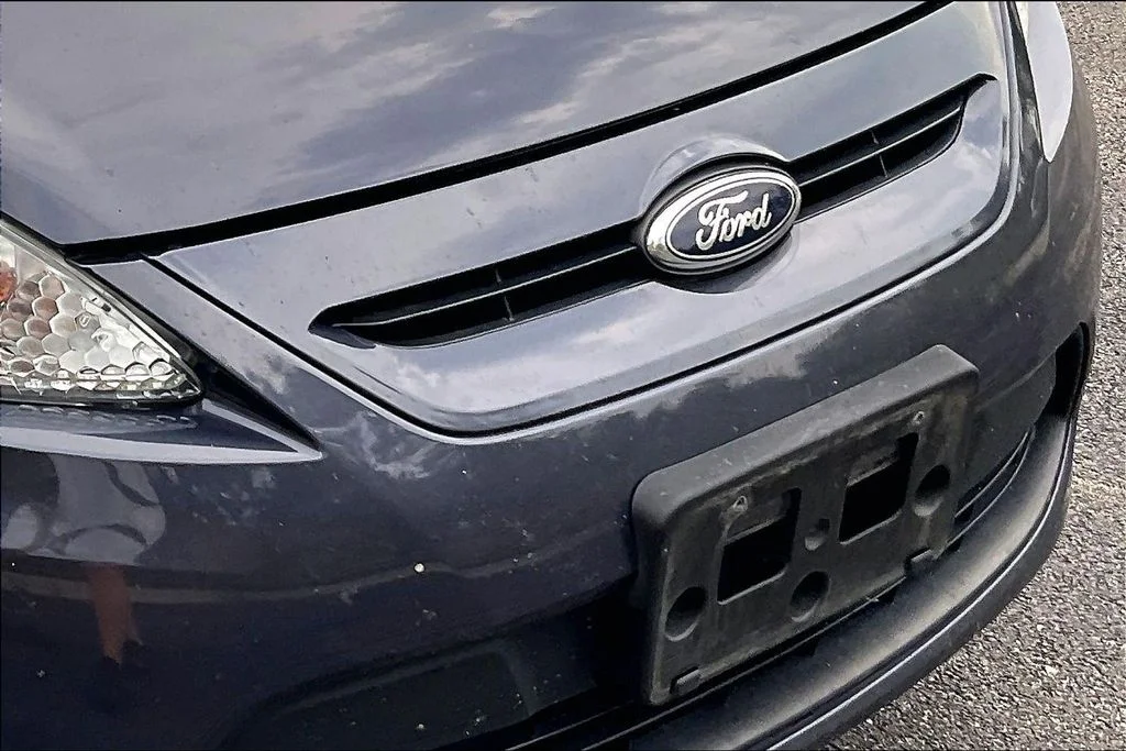 Used 2013 Purple Ford S image 24