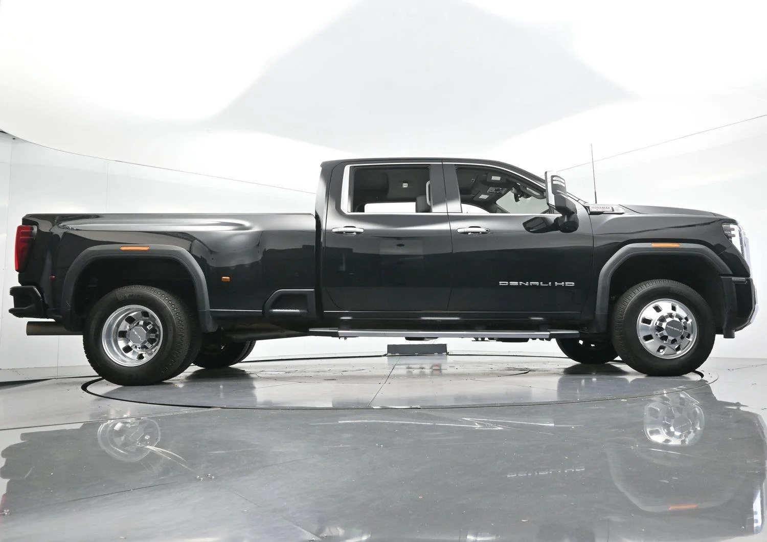Used 2024 Onyx Black GMC Denali image 50
