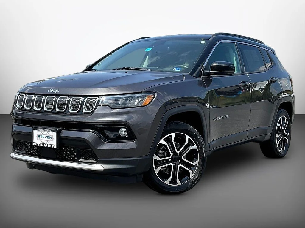 Certified Used 2022 Granite Crystal Clearcoat Metallic Jeep Limited image 3