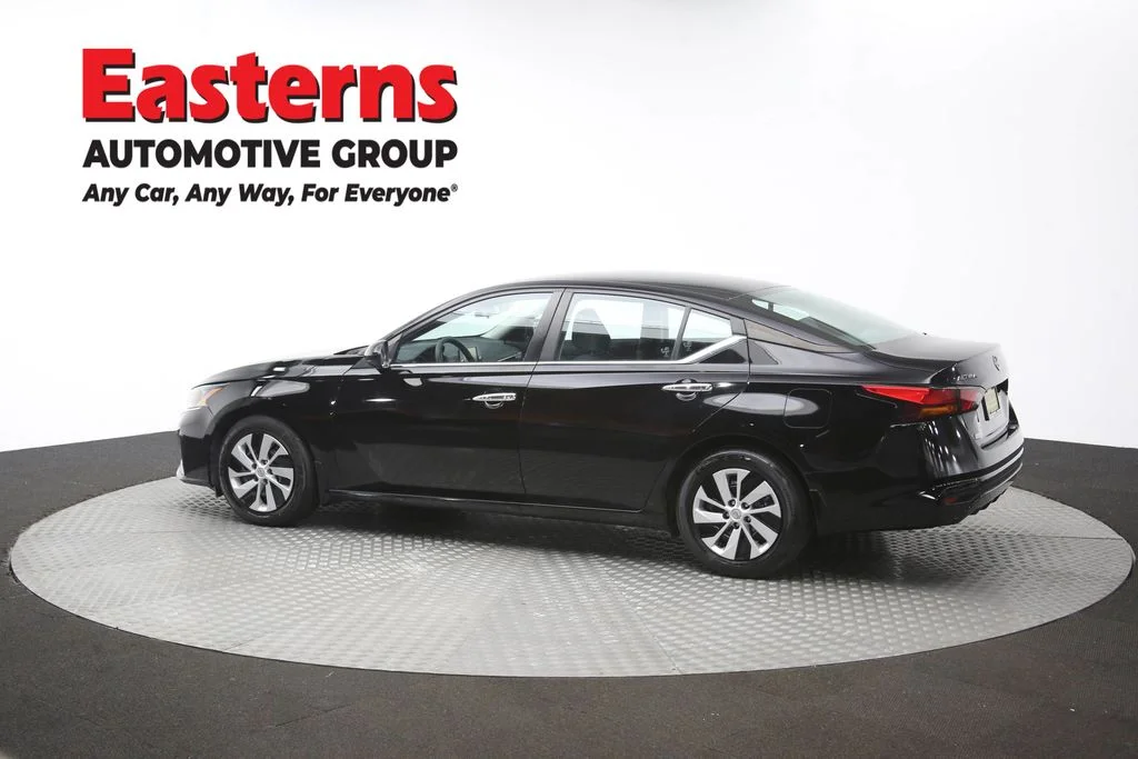Used 2023 Black Nissan 2.5 S image 61