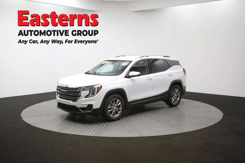 Used 2023 White GMC SLT image 58