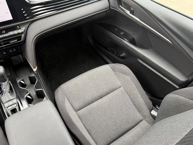 2025 Toyota Camry LE - Photo 25