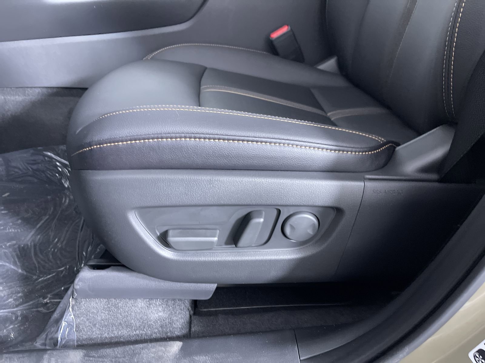 New 2026 Zircon Sand Metallic Mazda SC image 13