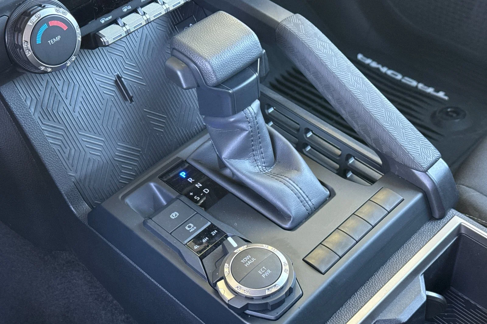 2026 Toyota Tacoma SR5 - Photo 17