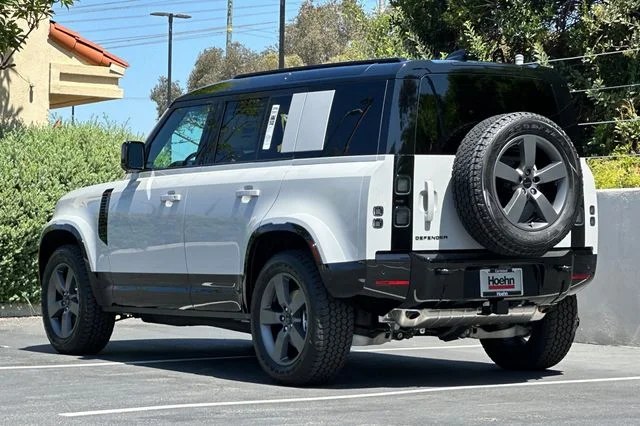 New 2026 Borasco Grey Land Rover X-Dynamic SE image 3