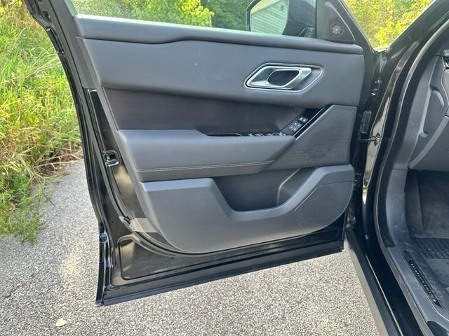 New 2026 Santorini Black Land Rover  image 10