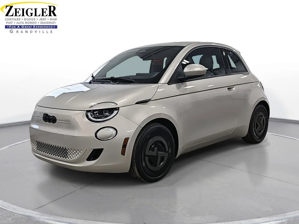 2025 FIAT 500e Giorgio Armani's photo