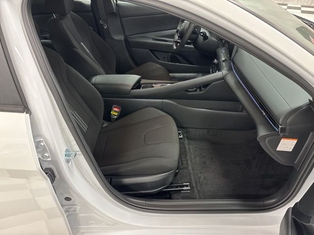 Certified Used 2025 White Hyundai SEL Sport image 23