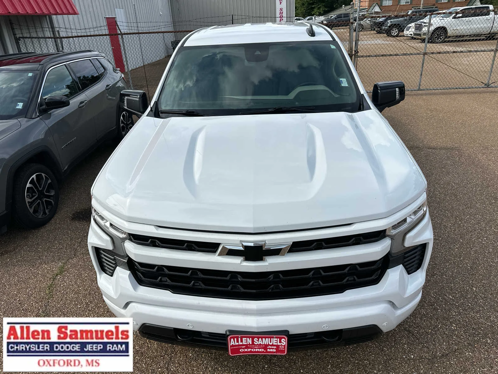 Used 2024 Summit White Chevrolet RST image 8
