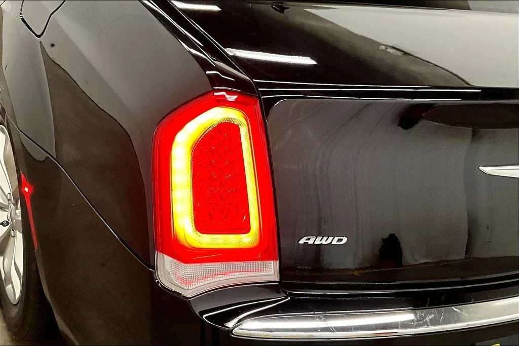 Used 2023 Black Chrysler Touring image 23