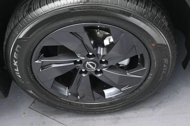 New 2026 Everest White Pearl TriCoat Nissan SV image 30