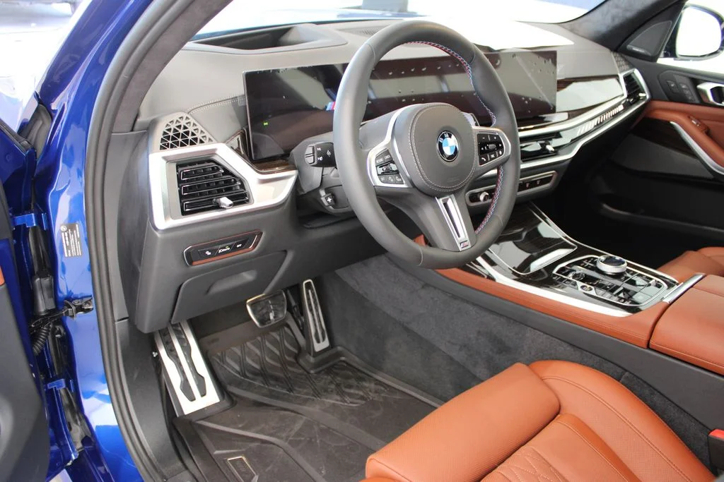 Used 2025 Blue Metallic BMW M60i image 43