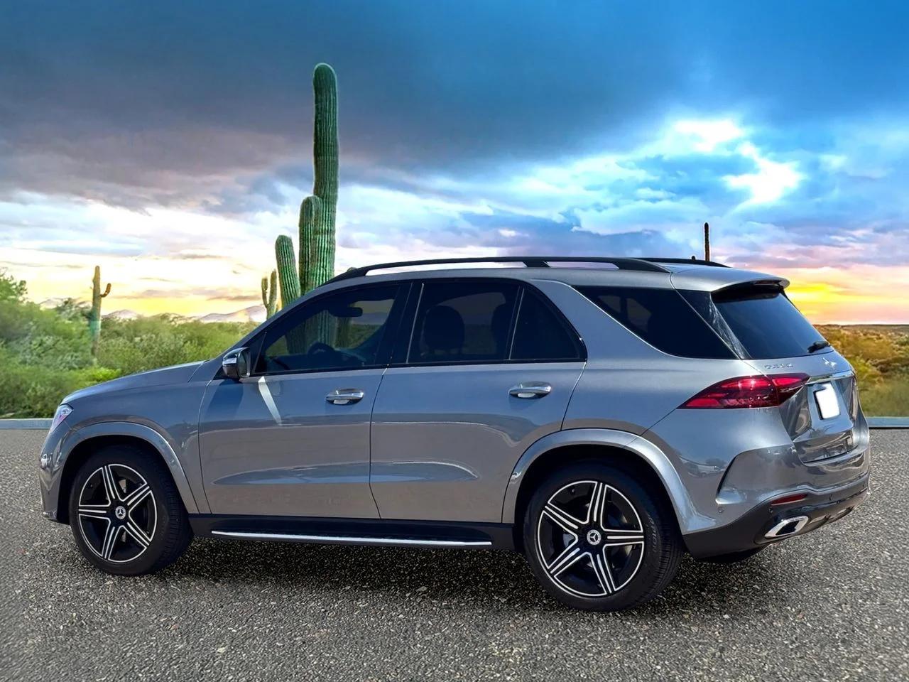 Used 2025 Selenite Gray Metallic Mercedes-Benz GLE 350 image 4