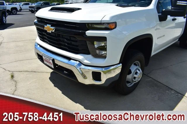 New 2026 Summit White Chevrolet Work Truck image 28