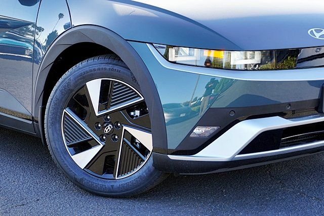New 2026 Green Hyundai SEL image 3