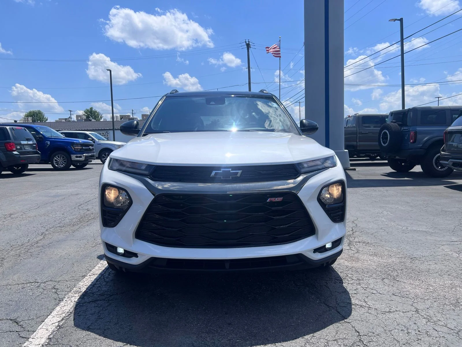 Used 2021 Iridescent Pearl Tricoat Chevrolet RS image 3