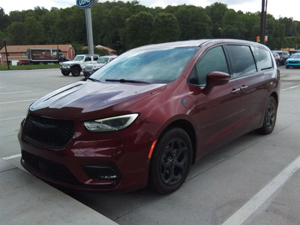 2022 Chrysler Pacifica Hybrid Touring L Hybrid's photo