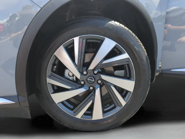 Used 2023 Gray Nissan SL image 49