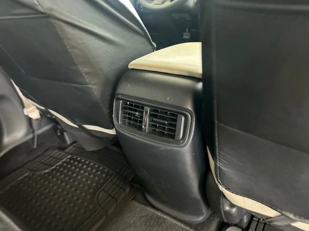 Used 2018 White Honda LX image 27