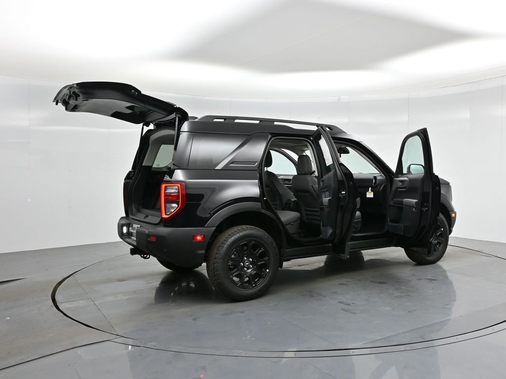 New 2025 Shadow Black Ford Badlands image 5