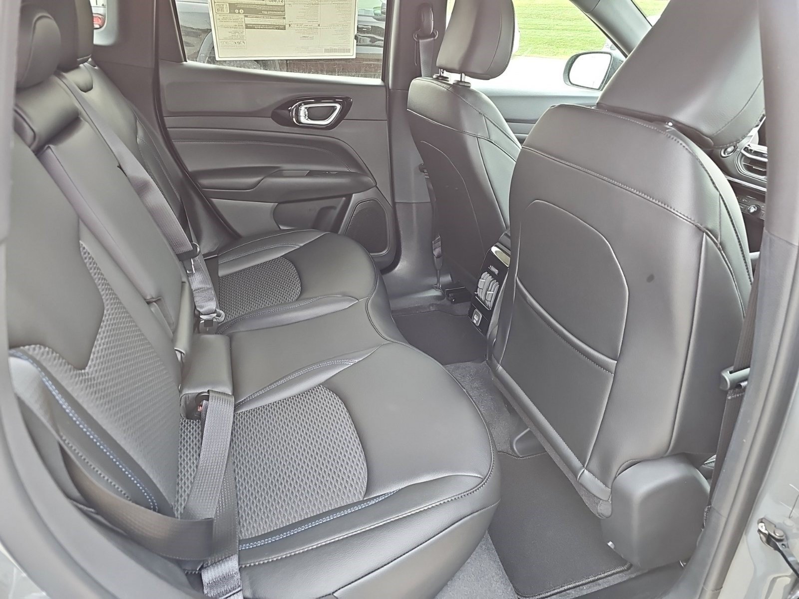 New 2027 Sting-Gray Clearcoat Jeep Latitude Altitude image 14