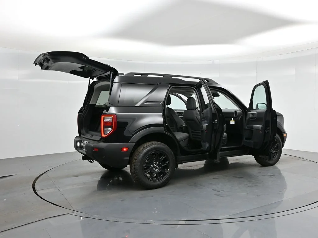 New 2025 Black Ford Badlands image 5