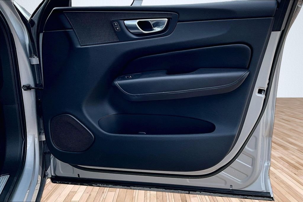2023 Volvo XC60 Plus - Photo 17