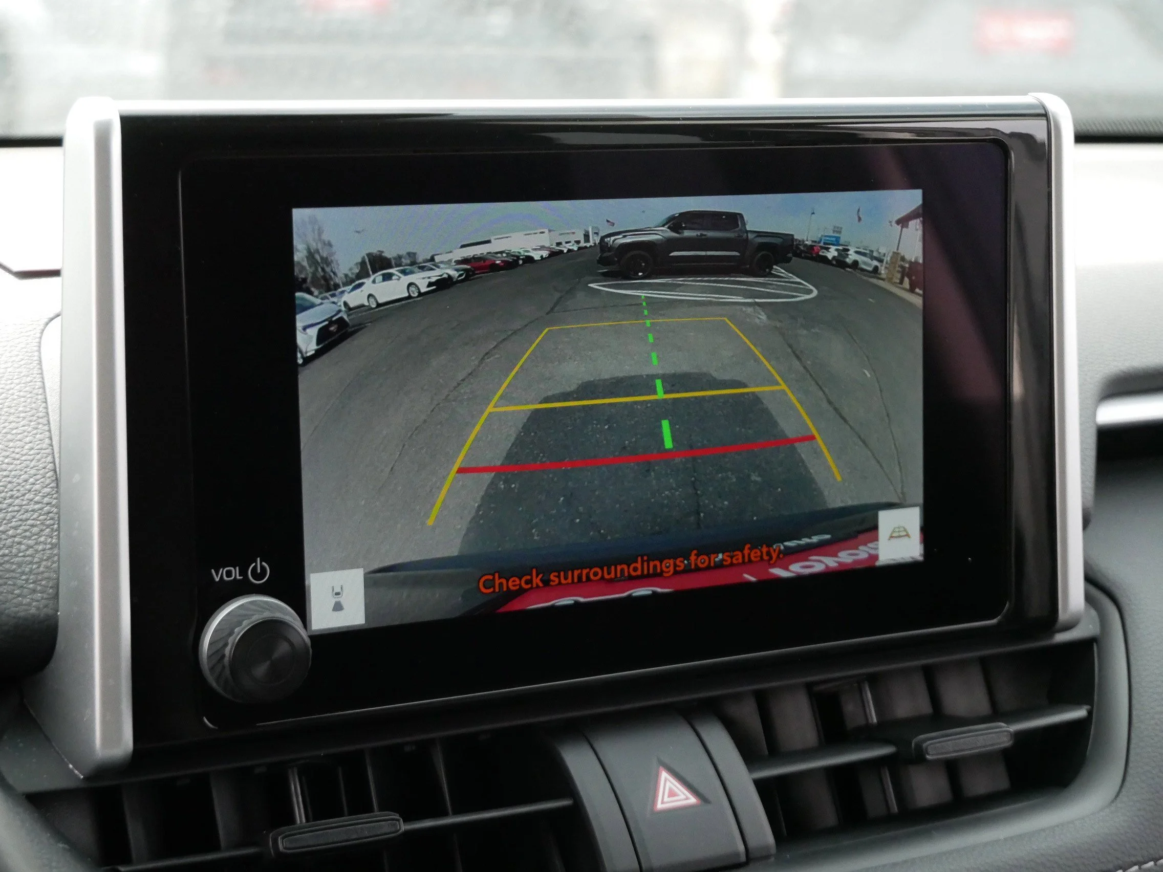 2025 Toyota RAV4 LE - Photo 29