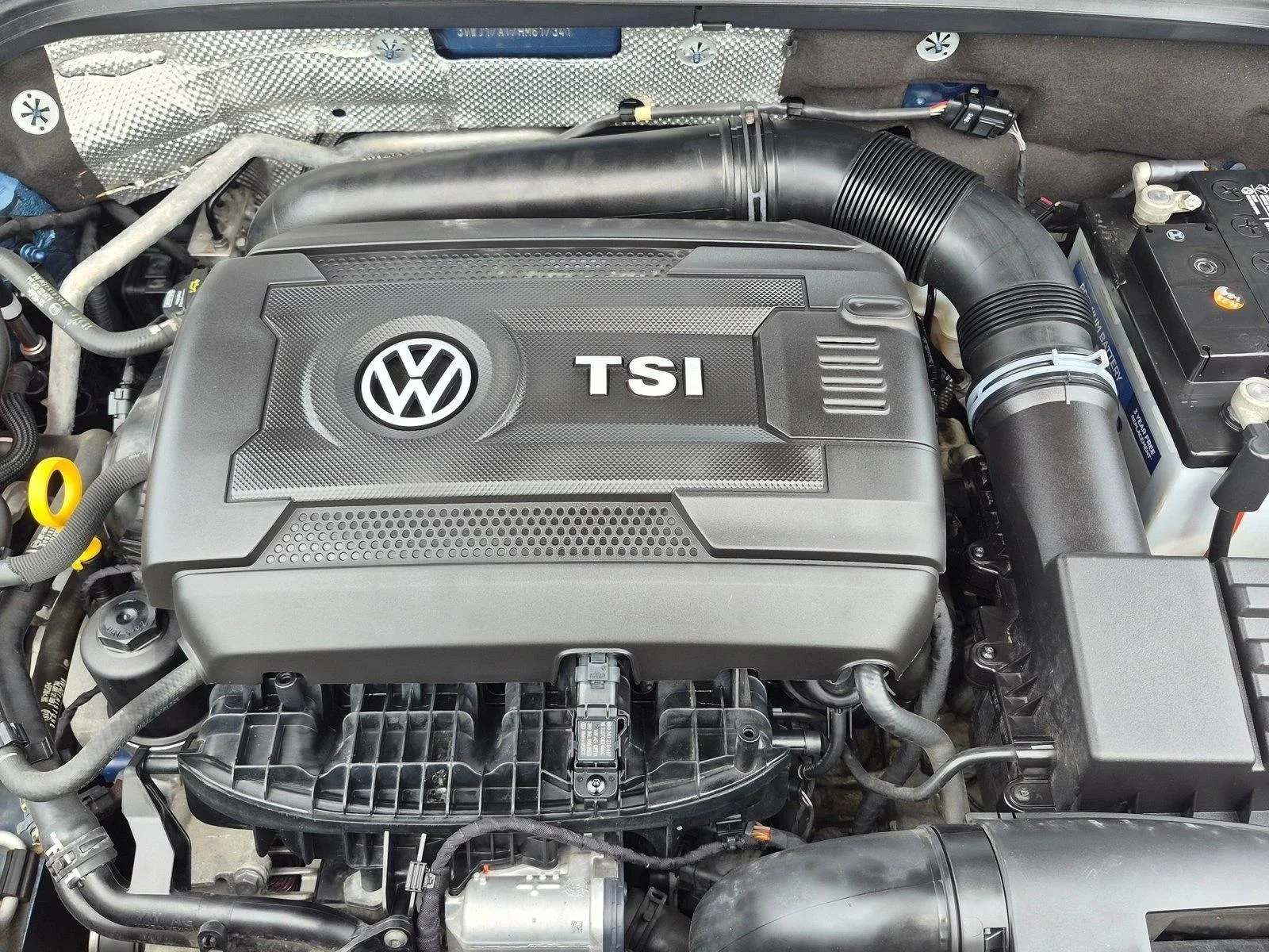 Used 2017 Silk Blue Metallic Volkswagen 1.8T SE image 21