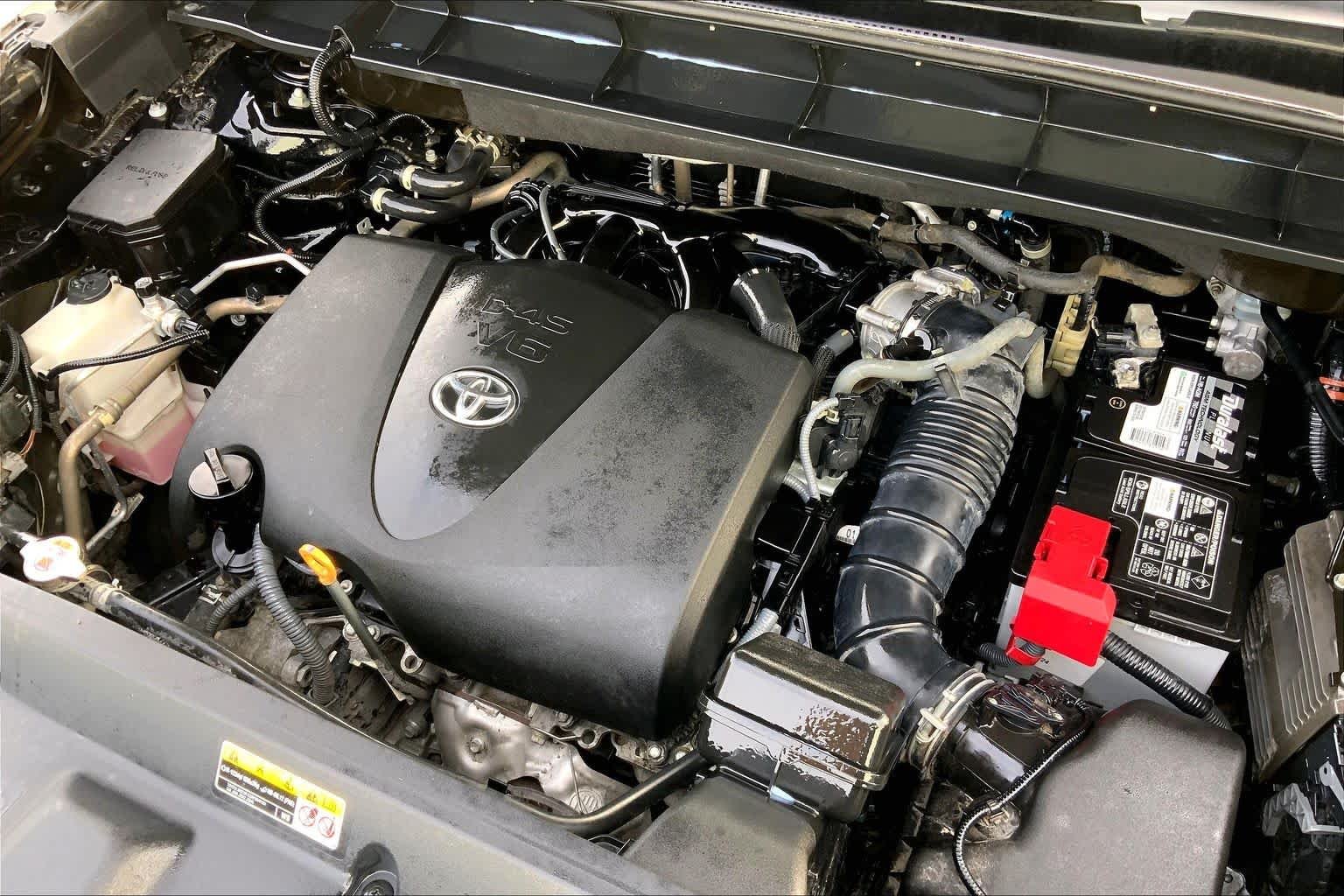 Used 2022 Midnight Black Metallic Toyota XLE image 30