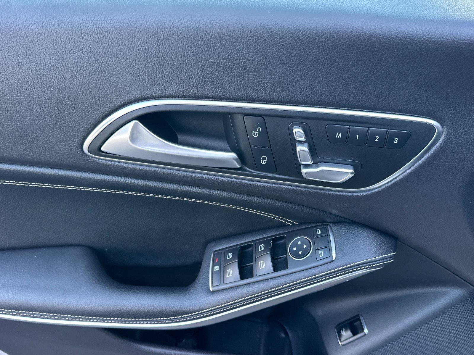 Used 2018 Silver Mercedes-Benz CLA 250 image 10