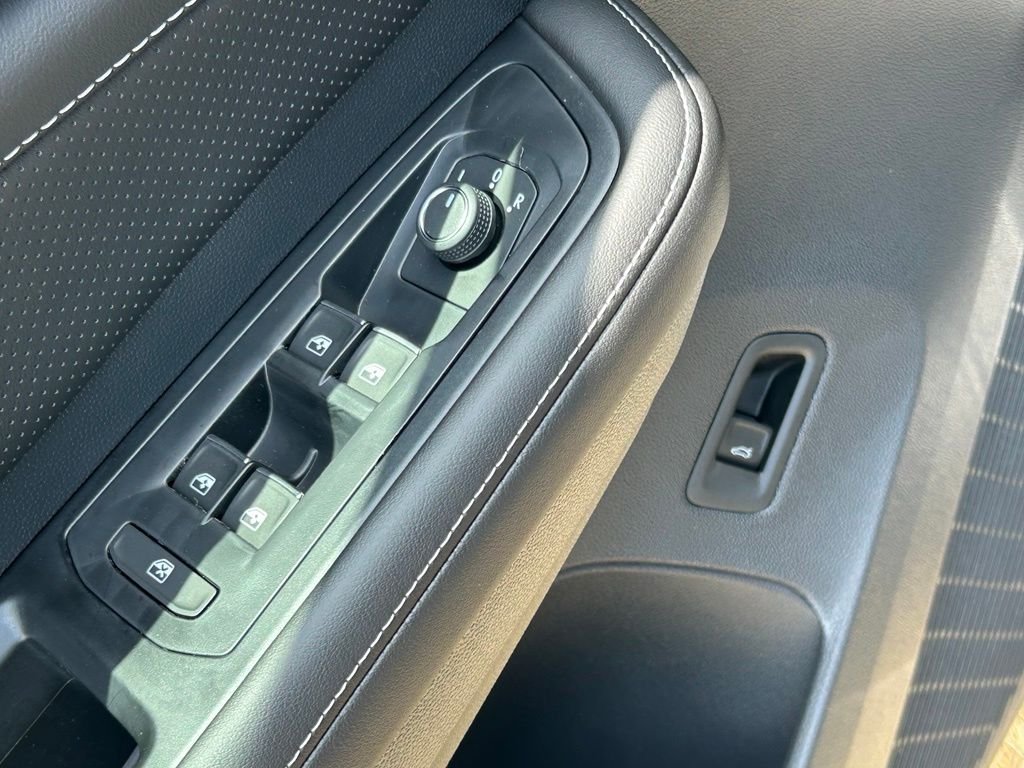 New 2026 Black Volkswagen SE w/Technology image 19