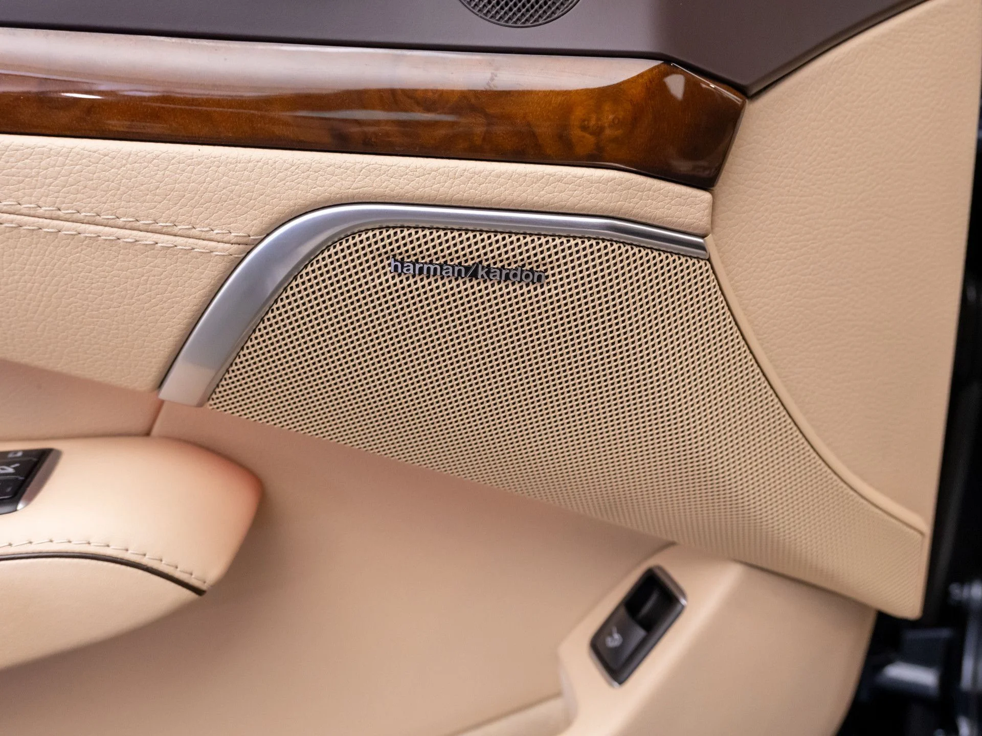 Used 2013  Mercedes-Benz SL 63 AMG® image 18